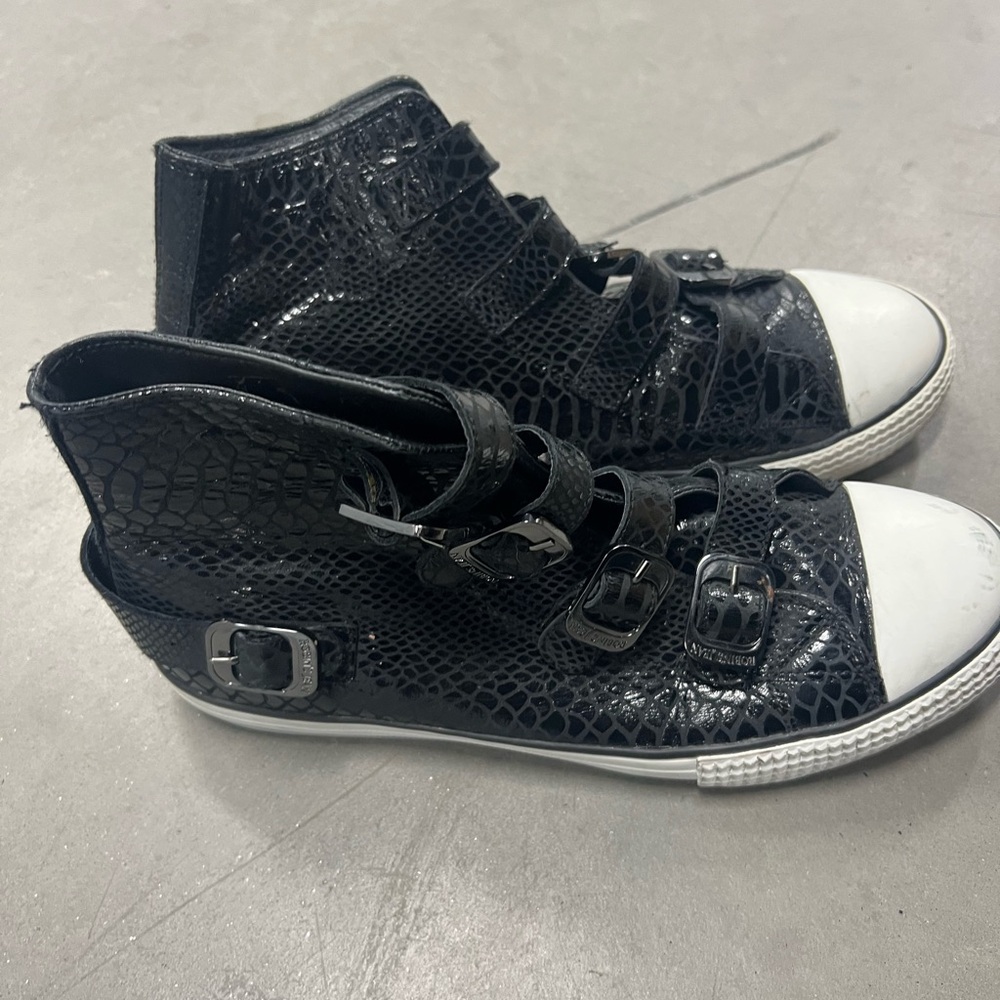 Brand new Custom Robin’s jean sneakers Black Patent Croc High-Top with White Toe